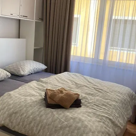 Apartment Sea View Qerret *