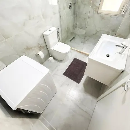 Sea View Qerret Apartment